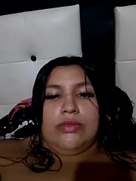 Snapshot of tuela8 chatting on 2, 4, 2026 tuela8 online show from 2, 4, 2026
