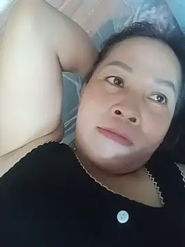 Snapshot of -Luni- chatting on 4, 8, 2026 -Luni- online show from 4, 8, 2026