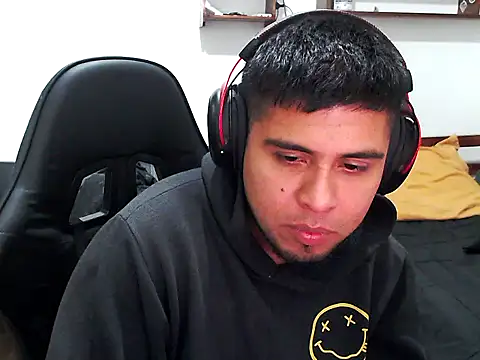 axellrz  online show from 6, 4, 2026