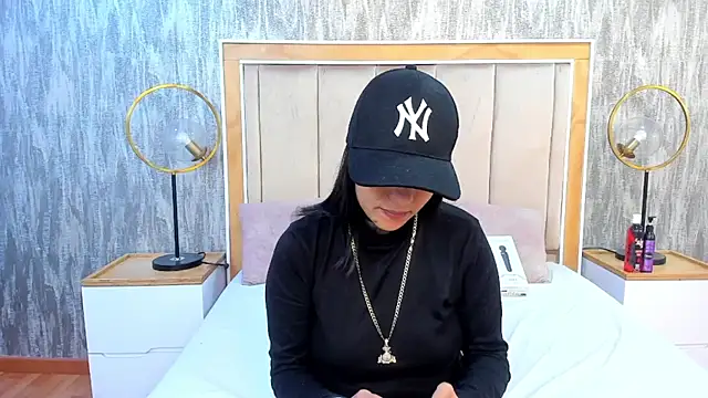 Snapshot of NaomiBDSM chatting on 7, 4, 2026 NaomiBDSM online show from 7, 4, 2026