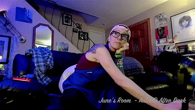 juneafterhours online show from 28, 4, 2026