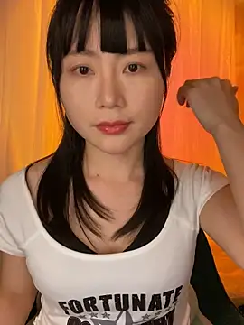 Snapshot of yaya0302 chatting on 15, 4, 2026 yaya0302 online show from 15, 4, 2026