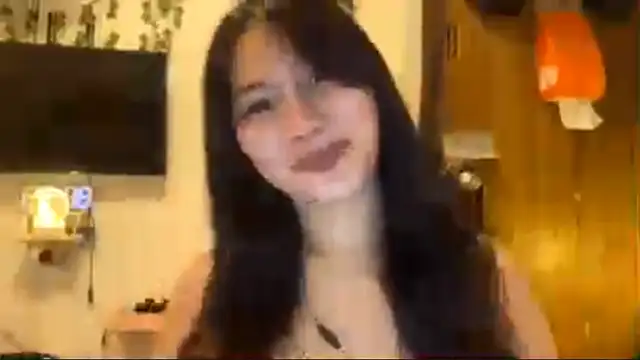 Snapshot of GlindaDejardin chatting on 11, 4, 2026 GlindaDejardin online show from 11, 4, 2026
