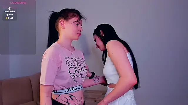 Snapshot of CindyPoster chatting on 7, 4, 2026 CindyPoster online show from 7, 4, 2026