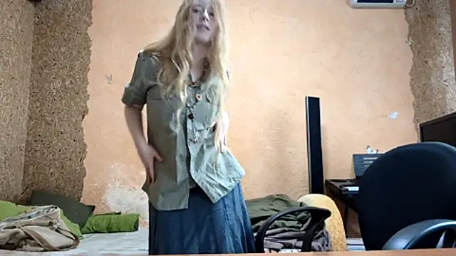 Snapshot of KateVibe_01 chatting on 21, 4, 2026 KateVibe 01 online show from 21, 4, 2026
