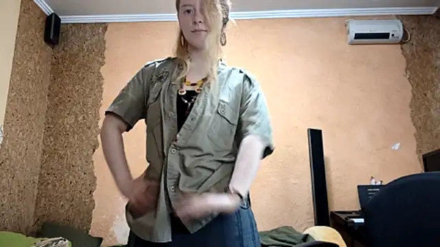 Snapshot of KateVibe_01 chatting on 21, 4, 2026 KateVibe 01 online show from 21, 4, 2026