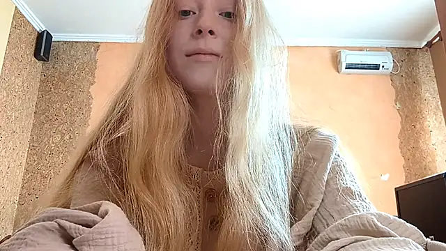 Snapshot of KateVibe_01 chatting on 13, 5, 2026 KateVibe 01 online show from 13, 5, 2026