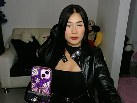 EvelynLeen  online show from 18, 4, 2026