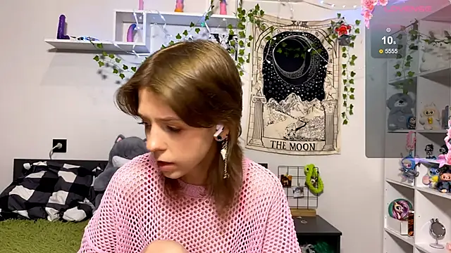 Snapshot of LunaBless chatting on 15, 4, 2026 LunaBless online show from 15, 4, 2026