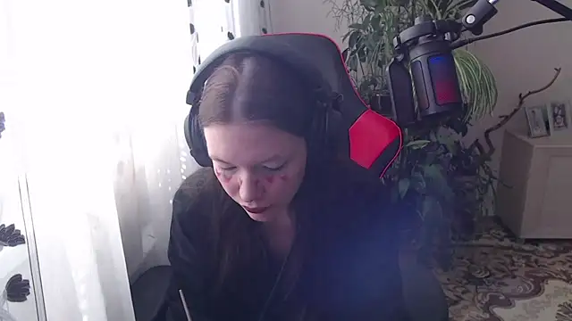 PunyKnee online show from 7, 4, 2026