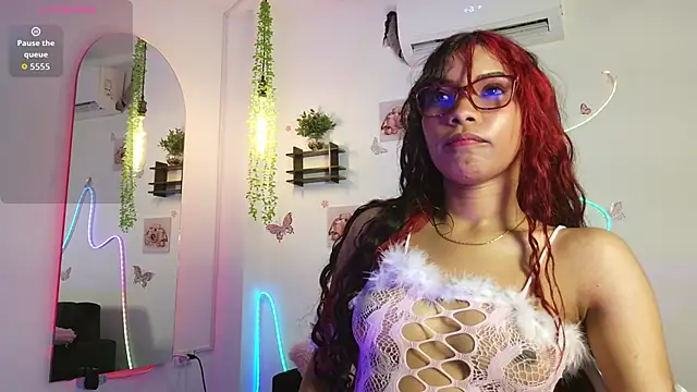 Daviana hill  online show from 9, 4, 2026