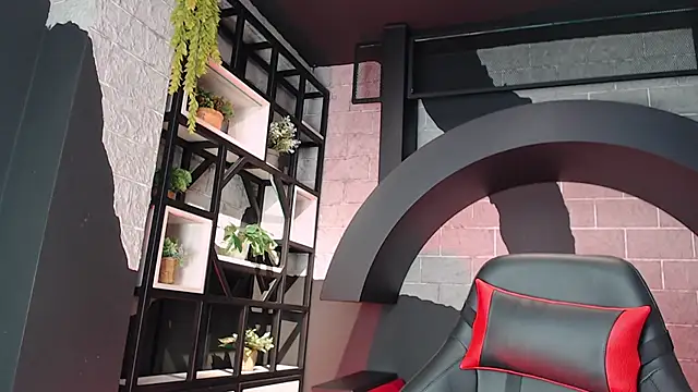 Snapshot of TINIFOX chatting on 8, 4, 2026 TINIFOX online show from 8, 4, 2026