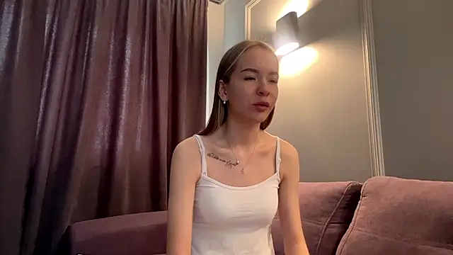 Snapshot of Nestymi chatting on 7, 4, 2026 Nestymi online show from 7, 4, 2026