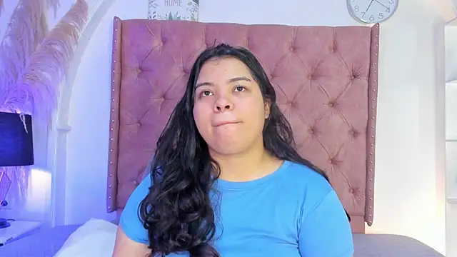 Snapshot of ROSELEI_ chatting on 10, 6, 2026 ROSELEI online show from 10, 6, 2026