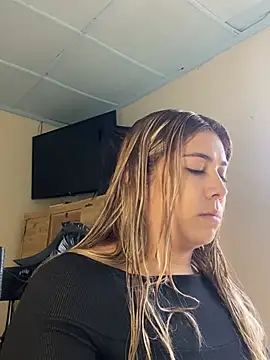  BellaSmith  online show from 24, 6, 2026