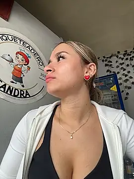 Snapshot of AmyRusso chatting on 15, 7, 2026 AmyRusso online show from 15, 7, 2026
