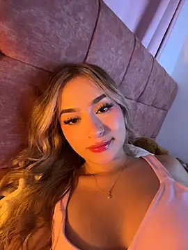 Snapshot of AmyRusso chatting on 22, 7, 2026 AmyRusso online show from 22, 7, 2026
