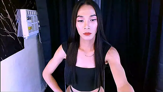 XoTrisha online show from 13, 4, 2026