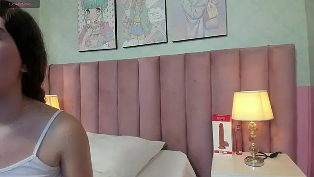 Hellencute18  online show from 12, 6, 2026