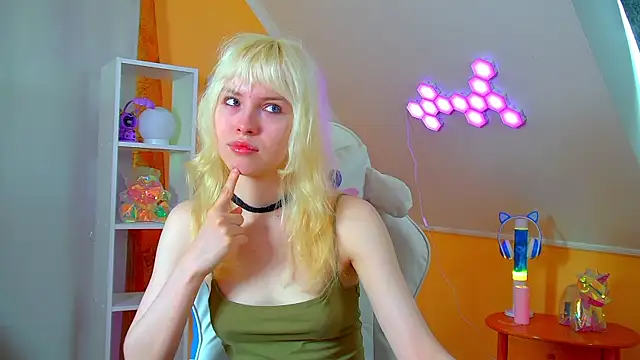 Snapshot of HannahHollis chatting on 5, 6, 2026 HannahHollis online show from 5, 6, 2026