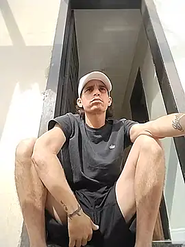 Snapshot of Bruno13travieso chatting on 3, 8, 2026 Bruno13travieso online show from 3, 8, 2026