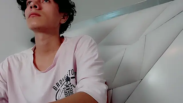 Snapshot of Shirowitheb chatting on 10, 4, 2026 Shirowitheb online show from 10, 4, 2026