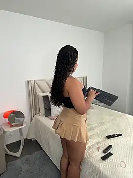 Snapshot of ZaraReyes chatting on 11, 6, 2026 ZaraReyes online show from 11, 6, 2026