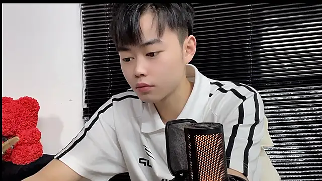 GUCCI-BOY1314 online show from 1, 5, 2026