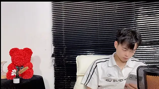 GUCCI-BOY1314 online show from 2, 5, 2026