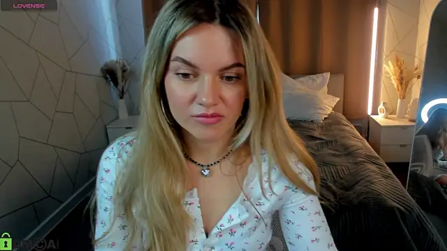 Jennifer Perezz online show from 21, 4, 2026