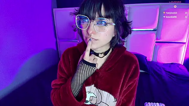 Snapshot of BadEmyXO chatting on 16, 7, 2026 BadEmyXO online show from 16, 7, 2026