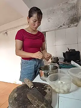 2 banana online show from 4, 8, 2026