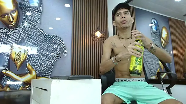 Skinny cute Alyer online show from 18, 4, 2026