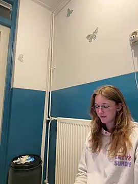 SweetNatalie699 online show from 9, 4, 2026