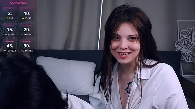 Snapshot of ReynaGrinvalsky chatting on 18, 6, 2026 ReynaGrinvalsky online show from 18, 6, 2026