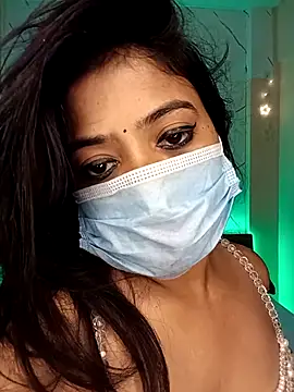 Snapshot of dearmona00 chatting on 4, 8, 2026 dearmona00 online show from 4, 8, 2026