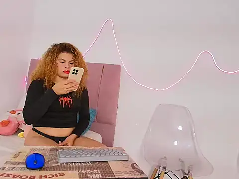 Snapshot of Michellblue chatting on 7, 5, 2026 Michellblue online show from 7, 5, 2026