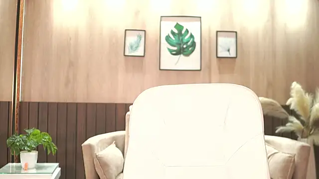 Snapshot of BrianaLane chatting on 12, 6, 2026 BrianaLane online show from 12, 6, 2026