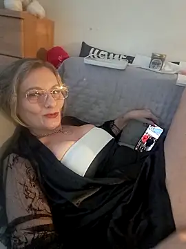 Blond lady czech online show from 20, 4, 2026