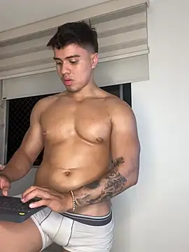 AARON SKYLON online show from 28, 4, 2026