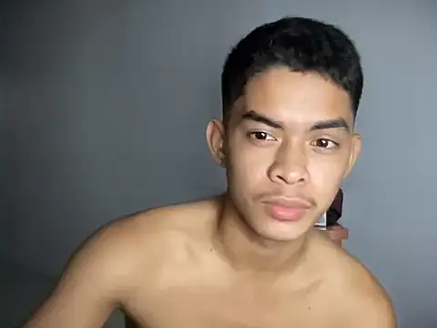 yourhotasian jhonpol16 online show from 25, 4, 2026
