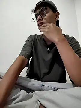 Snapshot of Camilo_hot21 chatting on 12, 4, 2026 Camilo hot21 online show from 12, 4, 2026