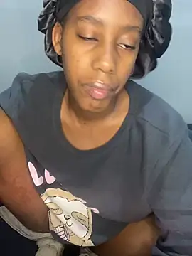 petite bee online show from 3, 7, 2026