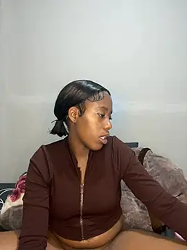 petite bee online show from 7, 7, 2026