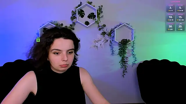 nikki kiss  online show from 14, 6, 2026