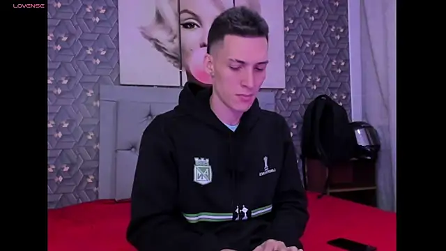 Snapshot of Danny_Farret chatting on 14, 4, 2026 Danny Farret online show from 14, 4, 2026