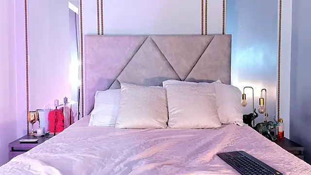 Snapshot of EmmaWilliammss chatting on 8, 6, 2026 EmmaWilliammss online show from 8, 6, 2026