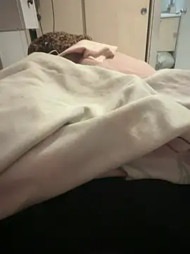 Snapshot of pazzuttraa chatting on 14, 4, 2026 pazzuttraa online show from 14, 4, 2026