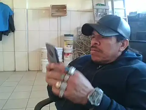 Snapshot of Oskr2024XXX chatting on 5, 1, 2025 Oskr2024XXX online show from 5, 1, 2025