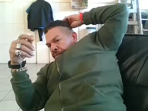 Snapshot of Oskr2024XXX chatting on 10, 2, 2025 Oskr2024XXX online show from 10, 2, 2025